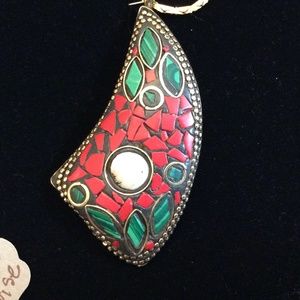 NWOT, CORAL and MALACHITE NECKLACE